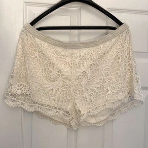 Size XL Off-White Lace Shorts